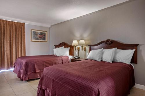 2 double beds