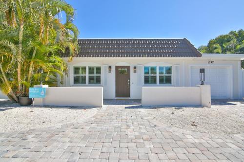 Copacabana Boaters Dream Home In Anna Maria – Anna Maria, FL
