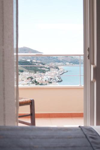 Everlane Seaview Villa in Armeni