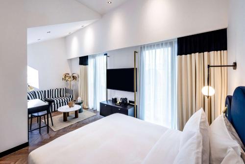 DoubleTree by Hilton Nice Centre Iconic near Eglise De Sainte Jeanne D'arc