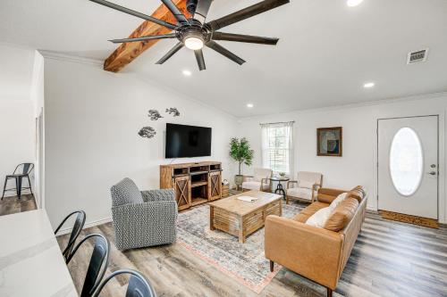 Van Vacation Retreat w/ Private 300-Acre Lake! in Van (TX)