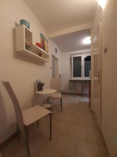 Park-side apartment - image 9