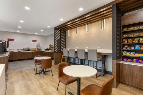 อาหารและเครื่องดื่ม, Best Western Plus Columbia Inn in โคลัมเบีย (MO)