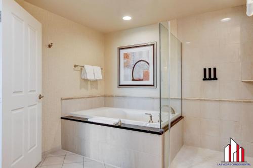 MGM Signature-20-604 Jacuzzi Studio, Las Vegas (foto 10)