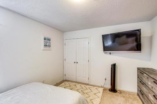 Spacious Olathe Home with Fireplace Near Parks! Spacious Olathe Home with Fireplace Near Parks!