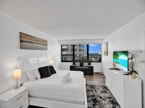 Beautiful condo in resort 1004 in Miami Beach, USA