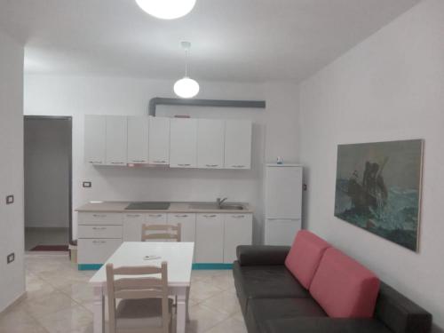 One-Bedroom Apartment image 7