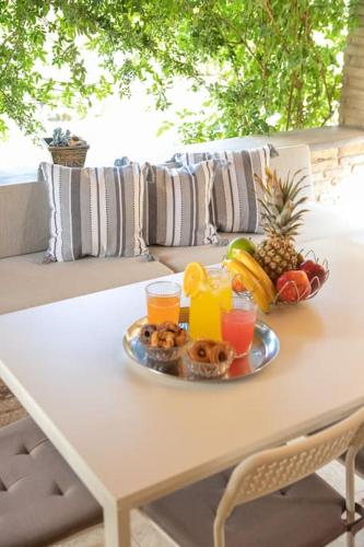 Relaxing house with mountain view near the sea