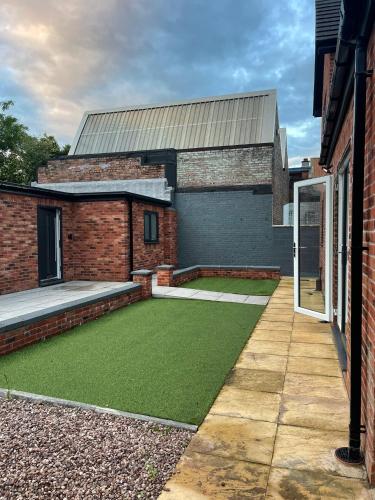 Citrine Suite - Sleeps 8 with Parking in Tunstall