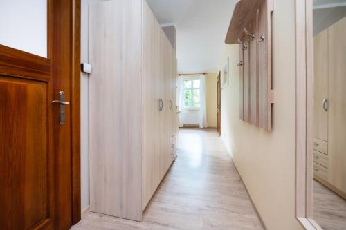 One-Bedroom Apartment image 1