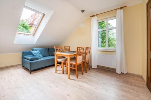 One-Bedroom Apartment image 6
