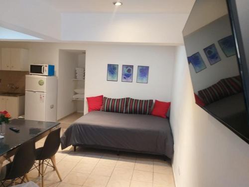 One-Bedroom Apartment image 4