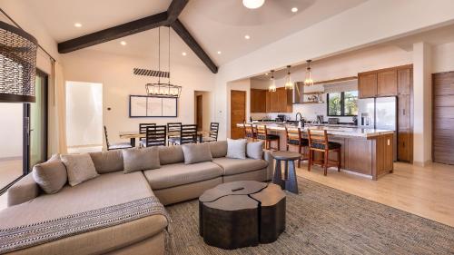 Luxurious 4BR Casita Golf Cart and Transportation Included in Cabo San Lucas, Mexico