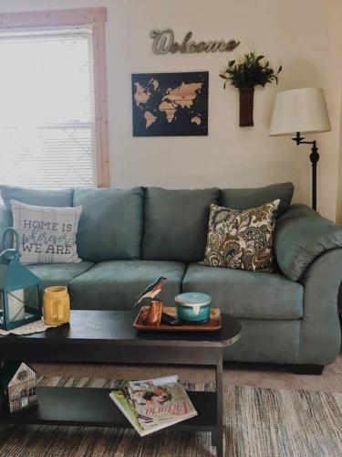 Happy Place Cottage in Christiansburg, USA