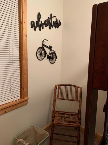 Happy Place Cottage in Christiansburg, USA