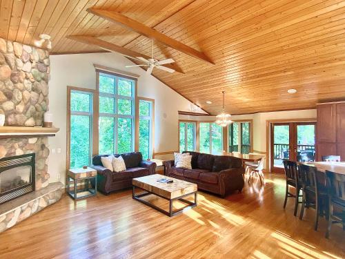 Golf Retreat Near Pelican Lake in Pequot Lakes, USA