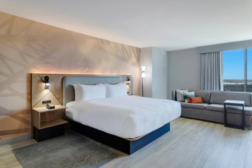 Concierge Queen Room
