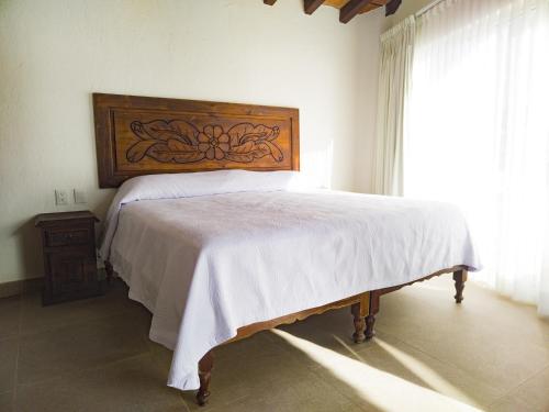 Three-Bedroom Apartment image 6