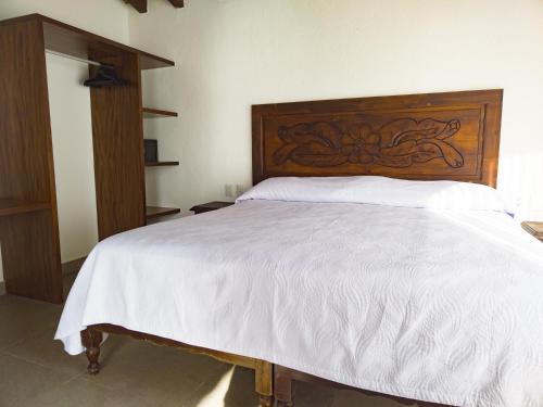 Three-Bedroom Apartment image 5