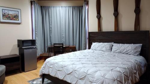 Pack Train Inn in Skagway