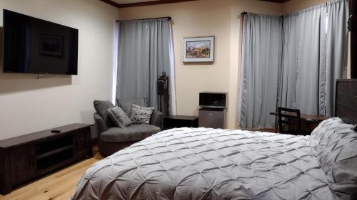 Pack Train Inn in Skagway