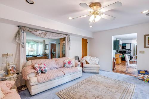 Spacious Old Bridge Home about 10 Mi to Jersey Shore! in East Brunswick, USA