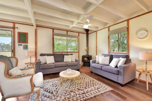 Bracken Ridge Vineyard - The Kingston - Villa 3 in รอธบิวรี