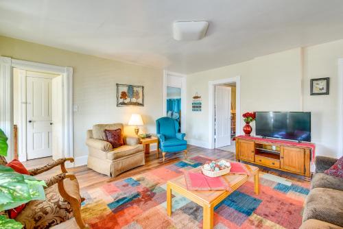 Lake Michigan Vacation Rental 1 Block to Marina! in Manitowoc, USA