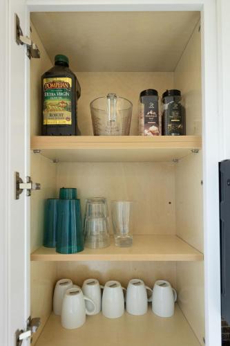 1 block to beach, Private Hot Tub, Fire Pit and BBQ 1 block to beach, Private Hot Tub, Fire Pit and BBQ