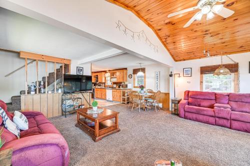 Cottage on Lamoka Lake with Deck, Grill and 3 Kayaks, Hammondsport (zdjęcie 3)