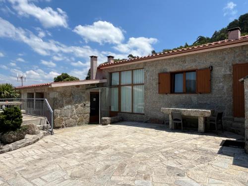 Casa da Lage - Lareira - Vistas rio - Gerês