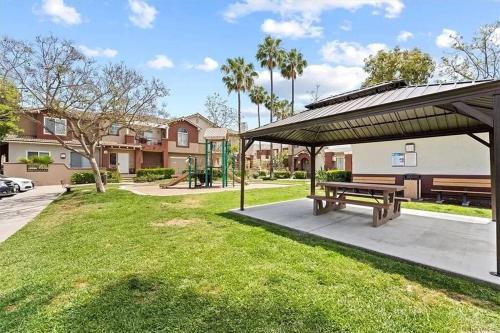 Townhome 3bedrooms two and half bathroom 30 Minutes from Disneyland in Lake Forest, USA