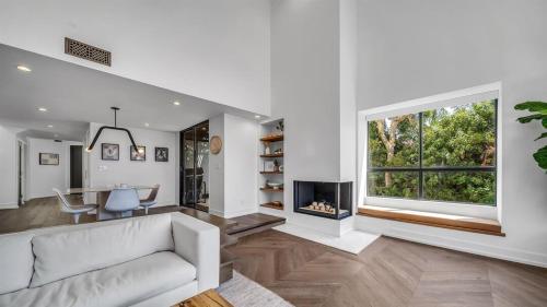 Three Bedrooms Top Apartment With Breathtaking Views in Los Angeles, USA