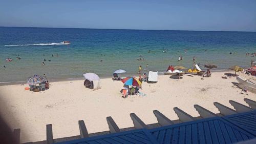 Pied dans l'Eau à Sousse méditerranéen (Pied dans l'Eau a Sousse mediterraneen) in 查特馬里亞姆