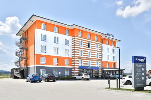 KYRIAD PONTARLIER - Hotel - Pontarlier