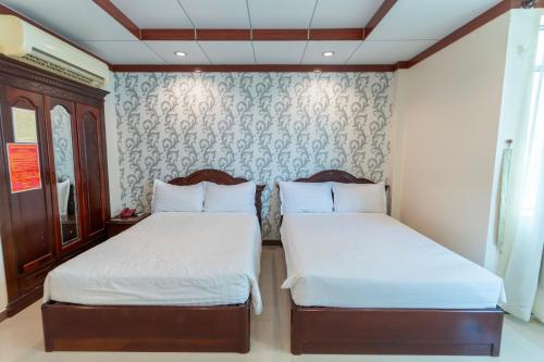 Deluxe Quadruple Room image 1