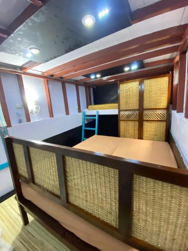 Shankara Orangutan Kelotok Cabin Houseboat in Kumai Hulu