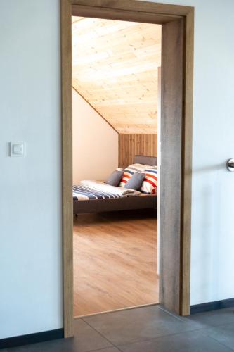 1 double bed, 1 twin bed