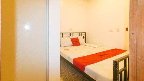 Standard Double Room image 10