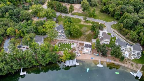 Side by Side Serenity Lakefront Homes with Infinity Pool 1833 in Kingsley, USA