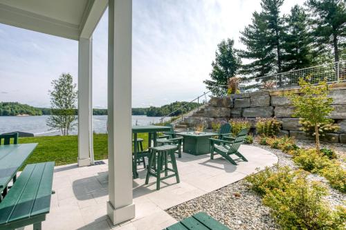Side by Side Serenity Lakefront Homes with Infinity Pool 1833 in Kingsley, USA