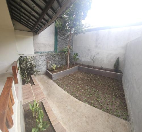 Garden, Rinjani Trekking Center in Senaru