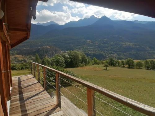 Chalet cadre montagne au pied des Ecrins in Saint-Martin-de-Queyrieres
