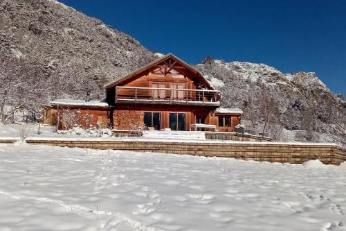 Chalet cadre montagne au pied des Ecrins in Saint-Martin-de-Queyrieres