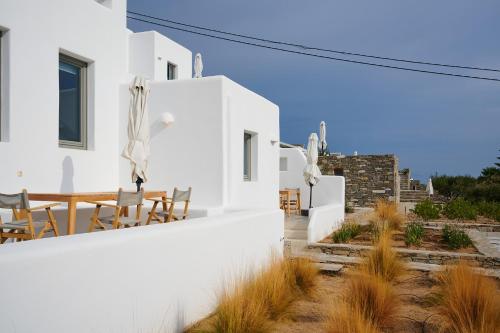 ระเบียง/ชานเรือน, Kymo Luxury Suites Paros in โคลิมปิเทรส