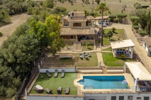 Villa with Private Pool image 1