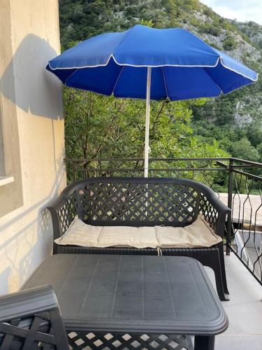 Idylle in der Natur mit Burgblick in Sutomore