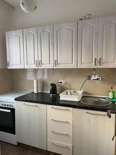 Idylle in der Natur mit Burgblick in Sutomore