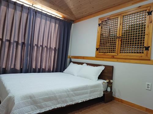 The Jeongga Room Type - Deluxe Triple Room