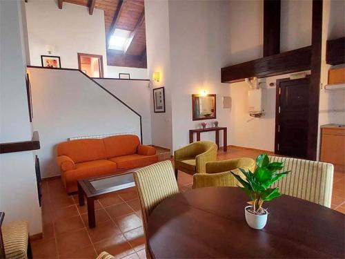 Apartment 2/4 Duplex with views 1 bedroom with garden.